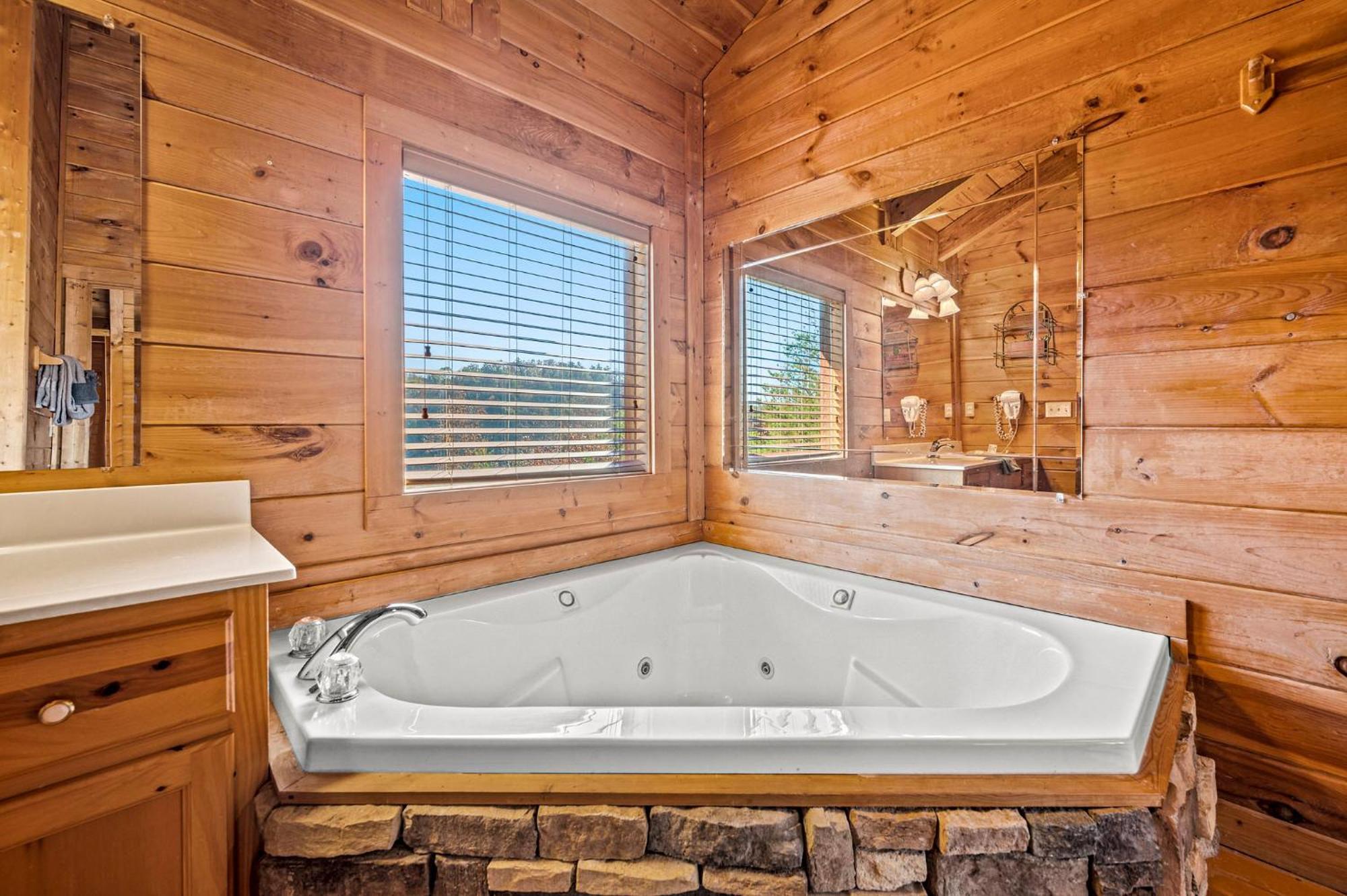 Bearfoot Pines - True Log Cabin - Wi-Fi, Hot Tub, Fishing, Deck With Views! - Mins To Pf Sevierville Extérieur photo