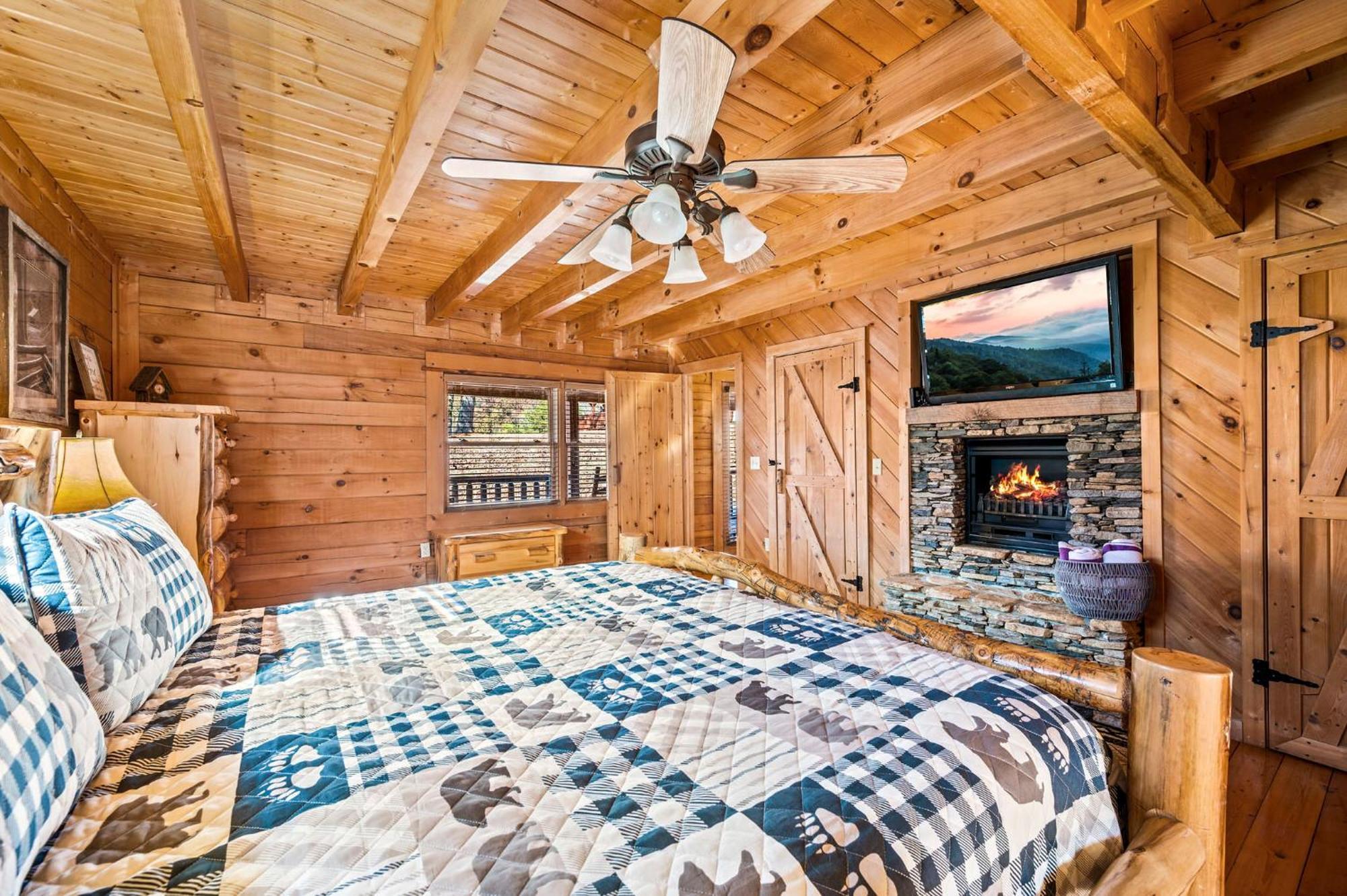 Bearfoot Pines - True Log Cabin - Wi-Fi, Hot Tub, Fishing, Deck With Views! - Mins To Pf Sevierville Extérieur photo