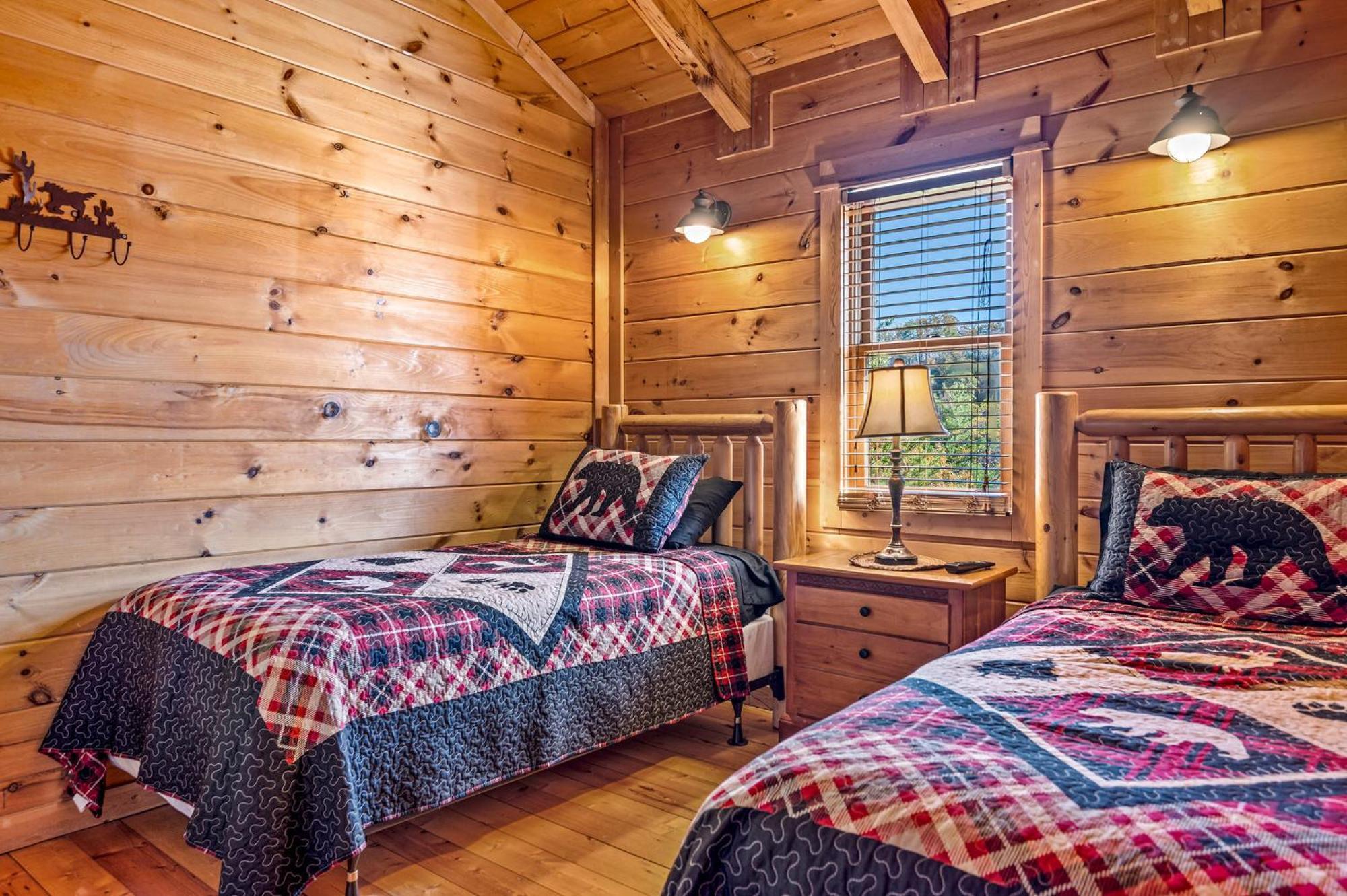 Bearfoot Pines - True Log Cabin - Wi-Fi, Hot Tub, Fishing, Deck With Views! - Mins To Pf Sevierville Extérieur photo
