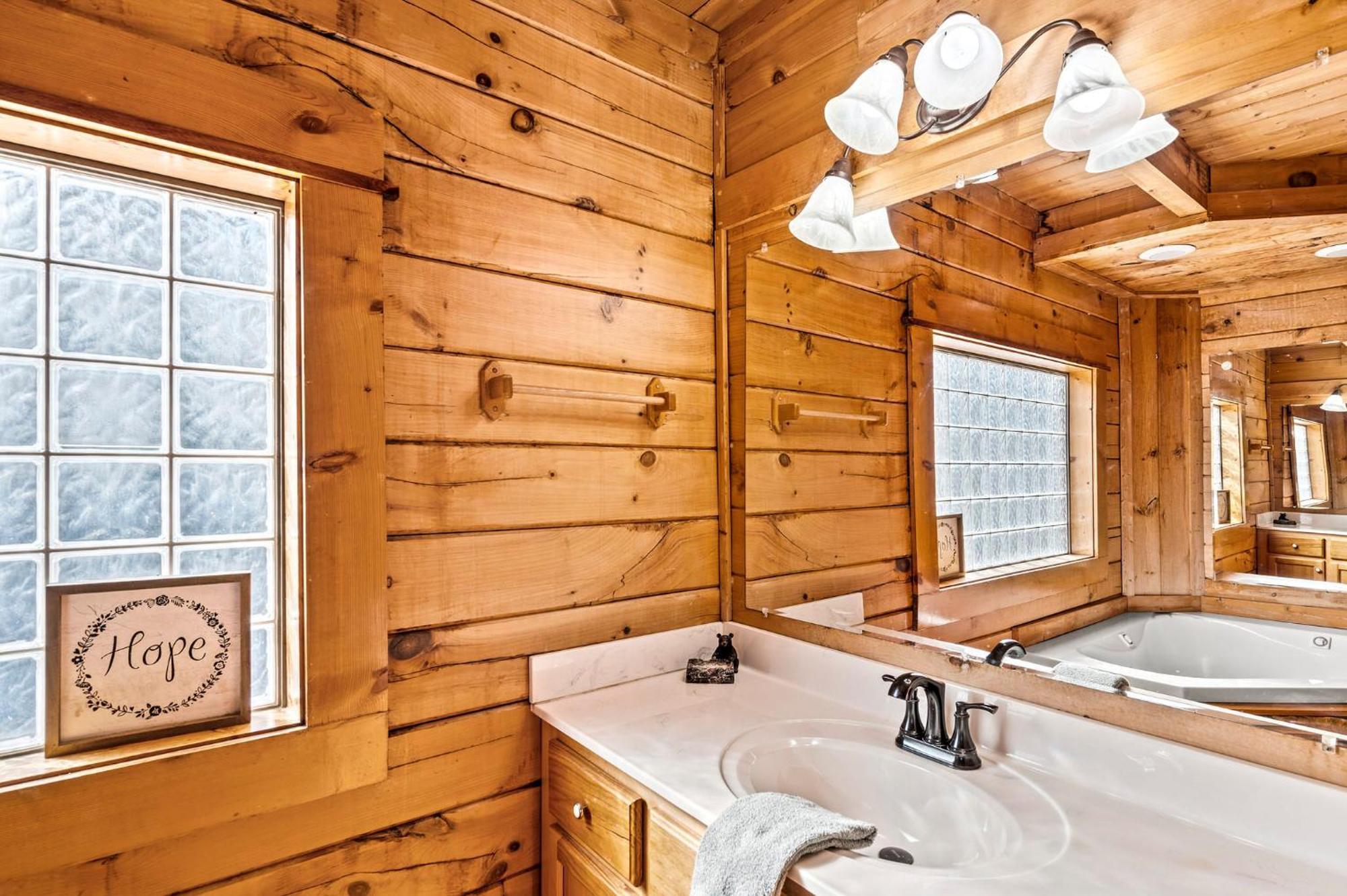 Bearfoot Pines - True Log Cabin - Wi-Fi, Hot Tub, Fishing, Deck With Views! - Mins To Pf Sevierville Extérieur photo