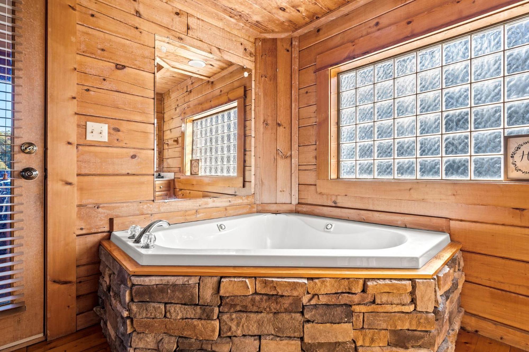 Bearfoot Pines - True Log Cabin - Wi-Fi, Hot Tub, Fishing, Deck With Views! - Mins To Pf Sevierville Extérieur photo